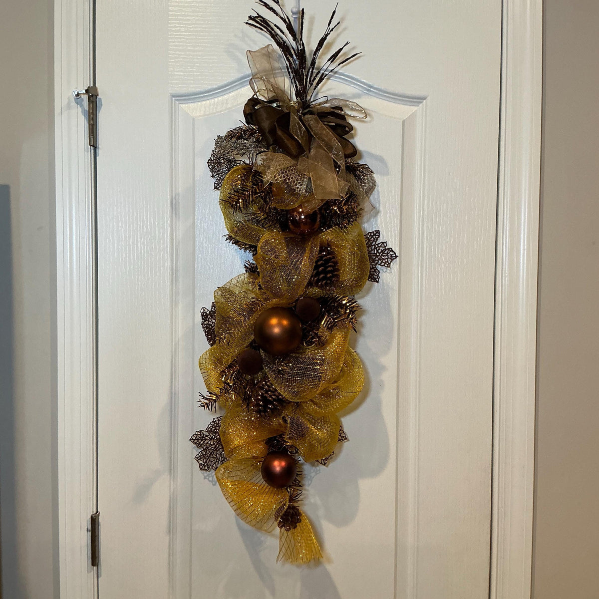 Whole Christmas dress swag deco mesh holiday Square bronze ornament door decor 30 inch Christmas rustic lamb door rack — photo 2