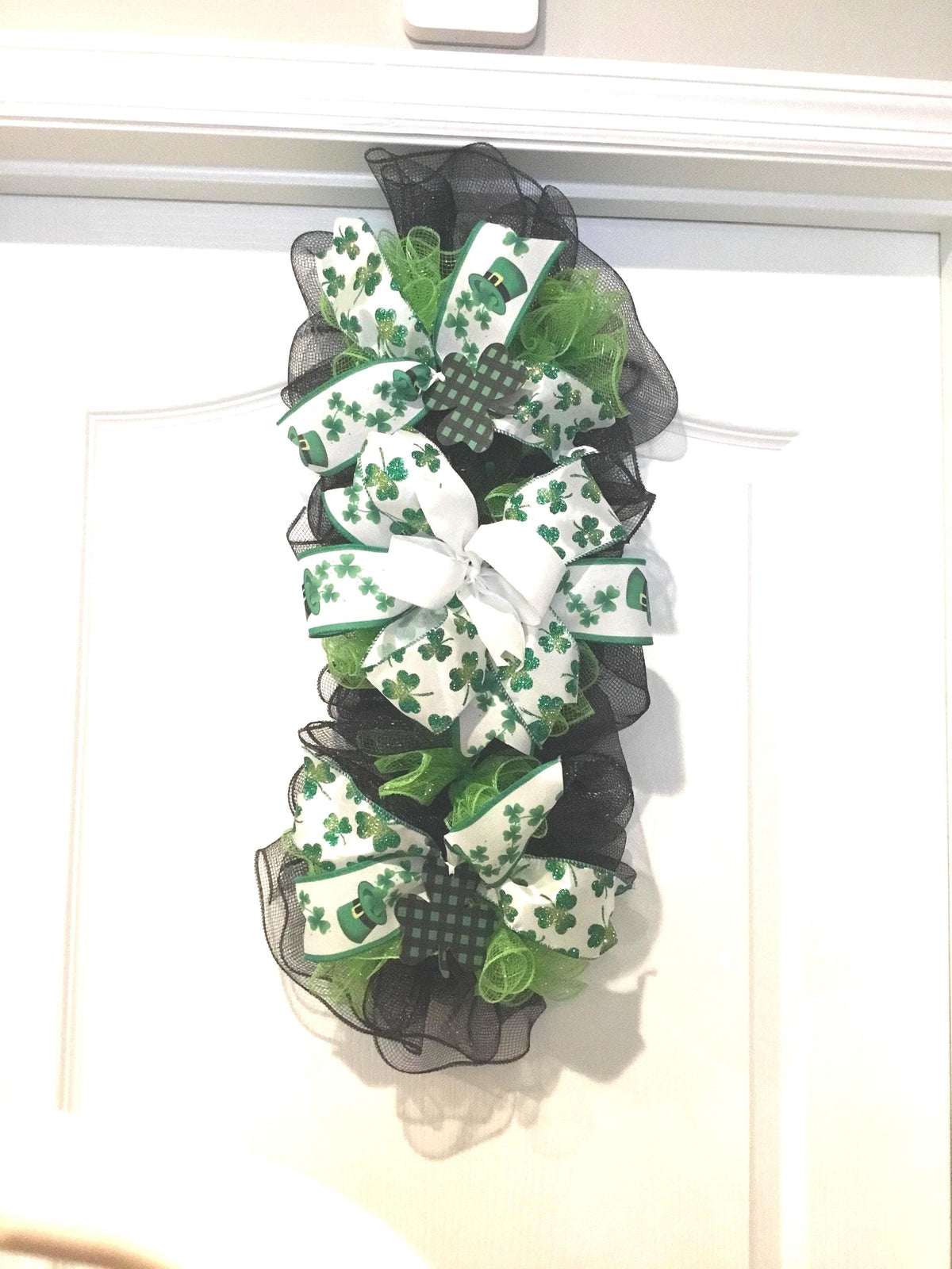 Green Hats and Clovers Swag/Centerpiece