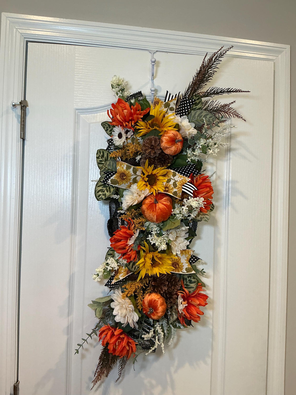 Fall Sunflower Door Swag, 22 Inch Pumpkin Floral Farmhouse Hanging Decor