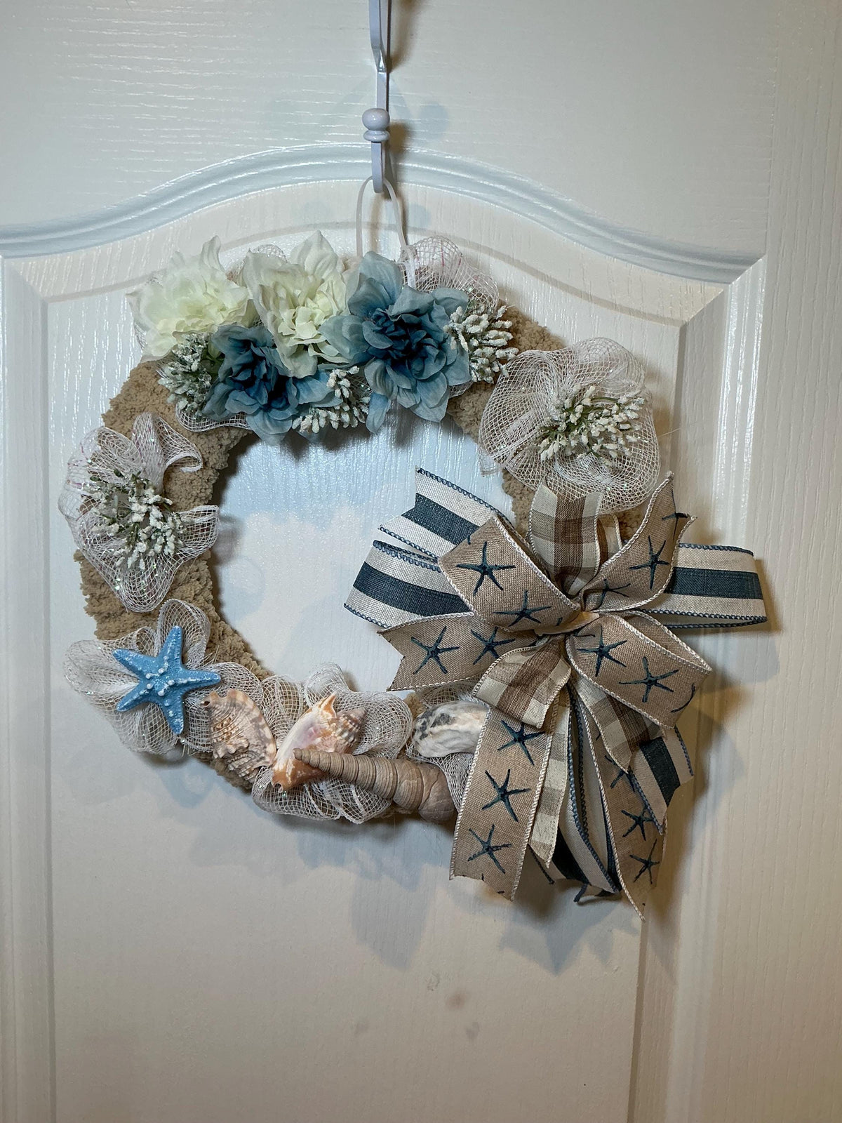 Chunky Yarn Space Saving Coastal Wreath with Starfish and Shells, Dusty Blue Door Decor