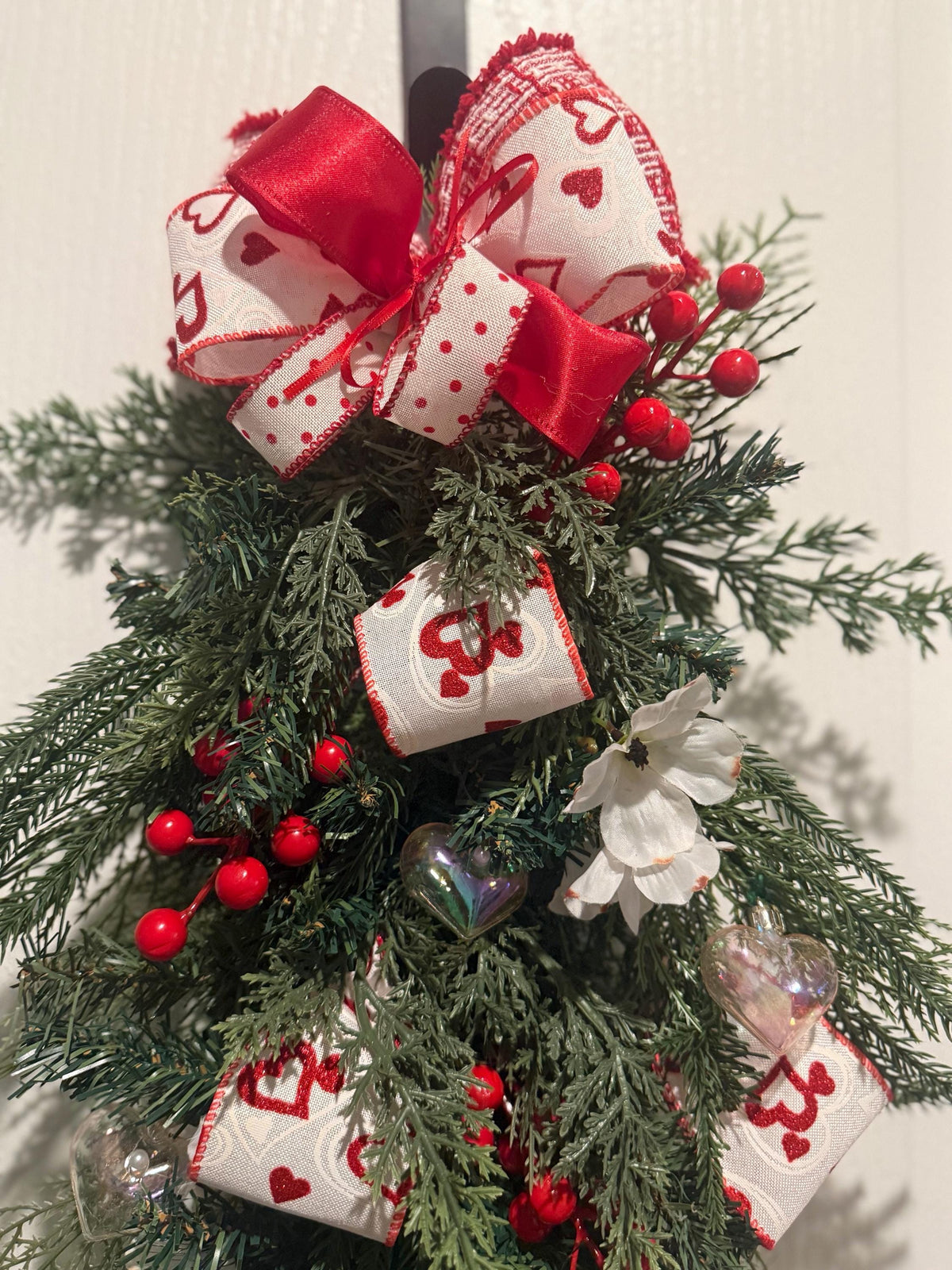 Valentines Day Evergreen Sweetheart Swag: Romantic Teardrop Door Decor