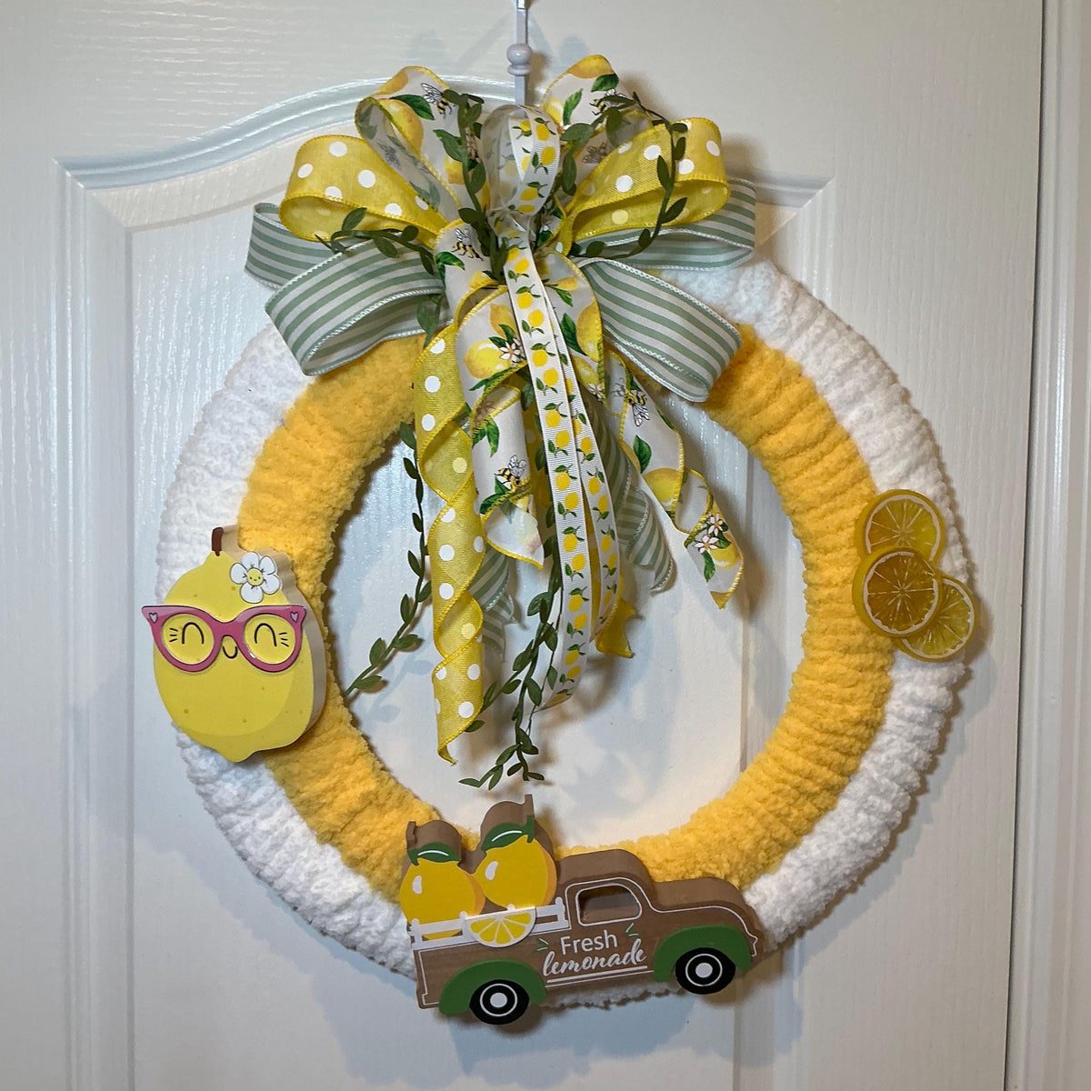 Luxury Lemon Wreath for Front Door | Artisan Chunky Yarn Summer Wreath | Handcrafted Yellow White Lemon Farmhouse Decor