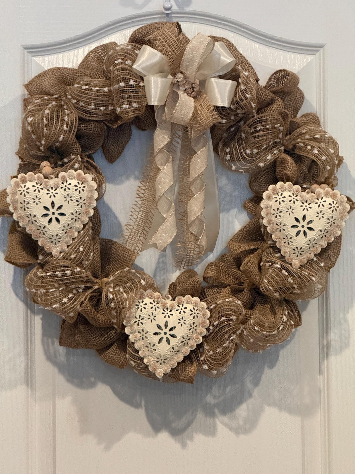 Burlap Wreath with Cream Filigree Hearts, Farmhouse Front Door Wreath, Rustic Cottage Decor, Neutral Everyday Wreath, Shabby Chic Home Decor
