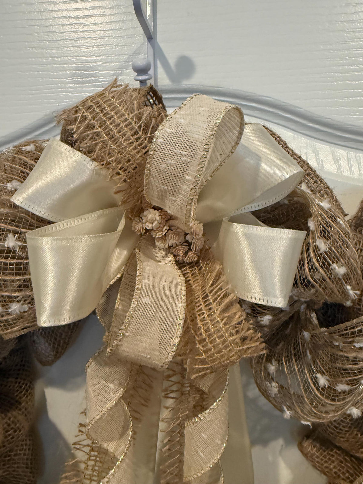 Burlap Wreath with Cream Filigree Hearts, Farmhouse Front Door Wreath, Rustic Cottage Decor, Neutral Everyday Wreath, Shabby Chic Home Decor
